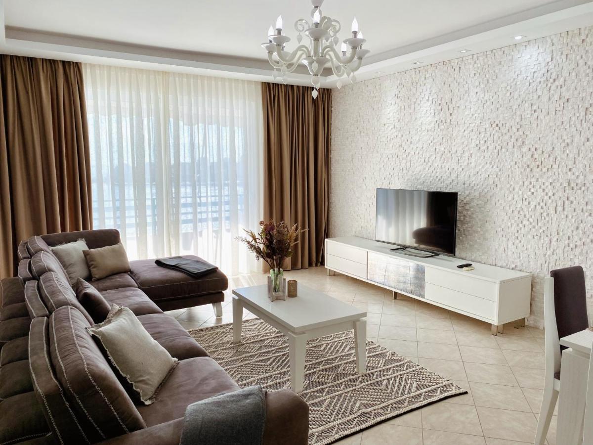 Aquamarine Apartments Саранде Екстериор снимка